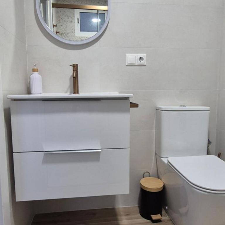 Casa para 8 personas y piscina abierta todo el año - Vacation Home - 24