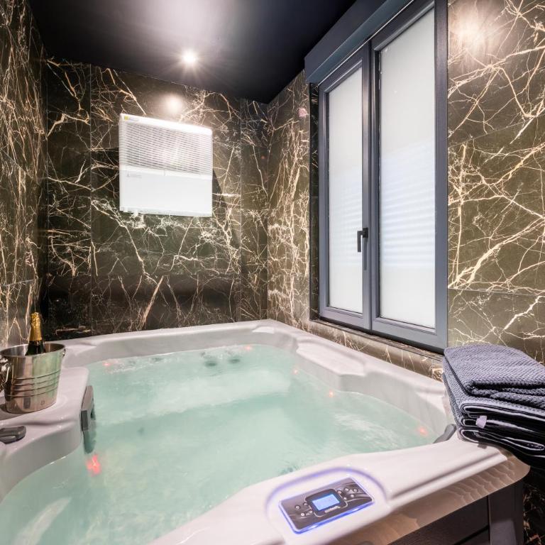 Love Room - Le Fantasme - One-Bedroom Apartment - 6