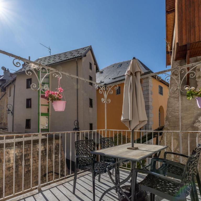 Maison à Tour Briançon - Appartement 2 Chambres avec Terrasse Bien Exposée - 23