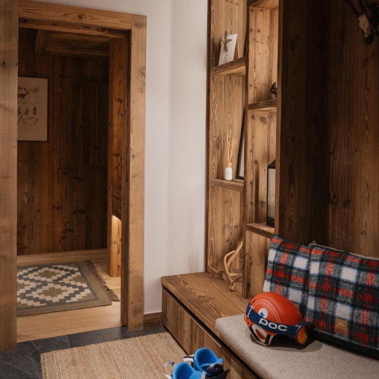 Luxury Chalet Black Mountain - 4BR, Sleeps 10, Fireplace, Mountain Views & Garden - Megève - Chalet - 18