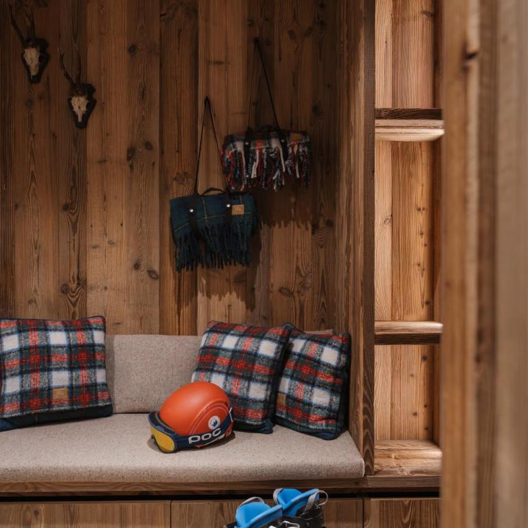 Luxury Chalet Black Mountain - 4BR, Sleeps 10, Fireplace, Mountain Views & Garden - Megève - Chalet - 19
