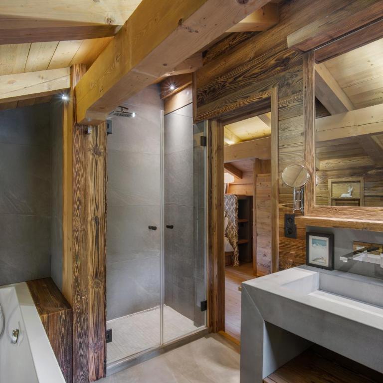 Luxury Chalet Black Mountain - 4BR, Sleeps 10, Fireplace, Mountain Views & Garden - Megève - Chalet - 17