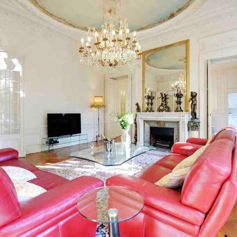 Champs Élysées : Appartement 200 m2 avec balcon - Appartement 3 Chambres - 4