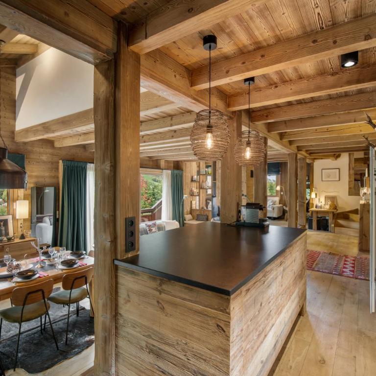 Luxury Chalet Black Mountain - 4BR, Sleeps 10, Fireplace, Mountain Views & Garden - Megève - Chalet - 30