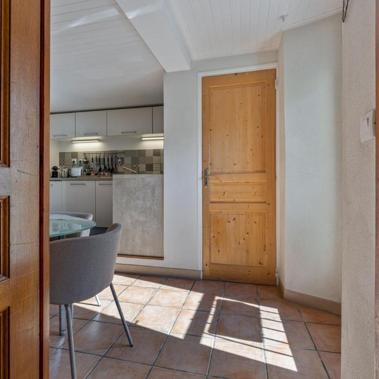 Maison à Tour Briançon - Appartement 2 Chambres avec Balcon Bien Exposé - 18