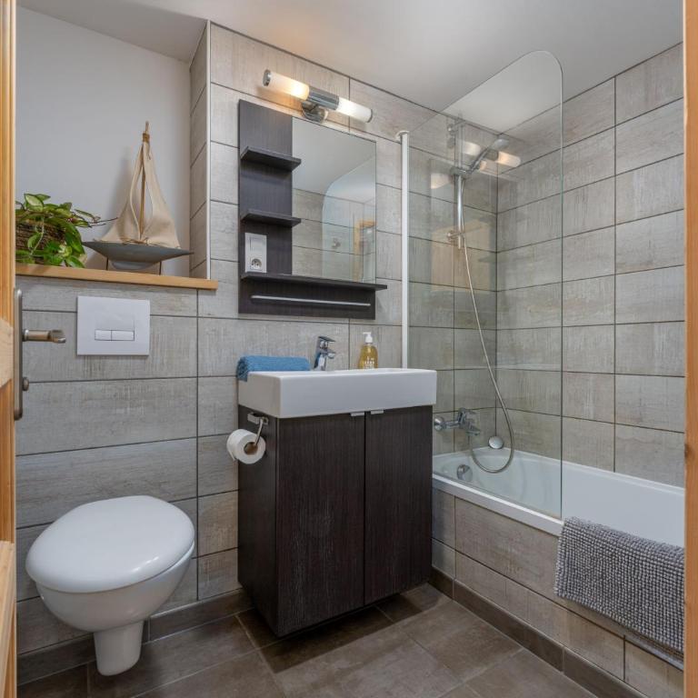 Maison à Tour Briançon - Appartement 2 Chambres avec Balcon Bien Exposé - 15