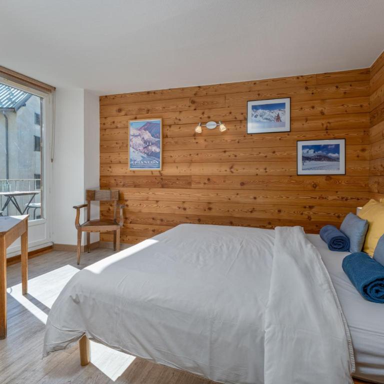 Maison à Tour Briançon - Appartement 2 Chambres avec Balcon Bien Exposé - 12
