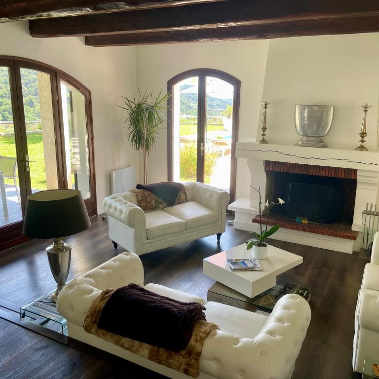 Villa-Monti Luxury Villa with Private Pool, Fully Air Conditioned Bedrooms, 5 Star Superhosts! - Villa 3 Chambres - 24