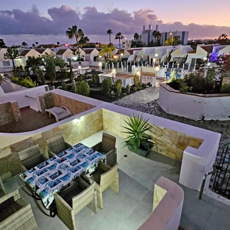 Atlantic Villa Erica - The Palms - 4 Pools & Garden - Golf del Sur - Apartamento Deluxe de 2 dormitorios - 3