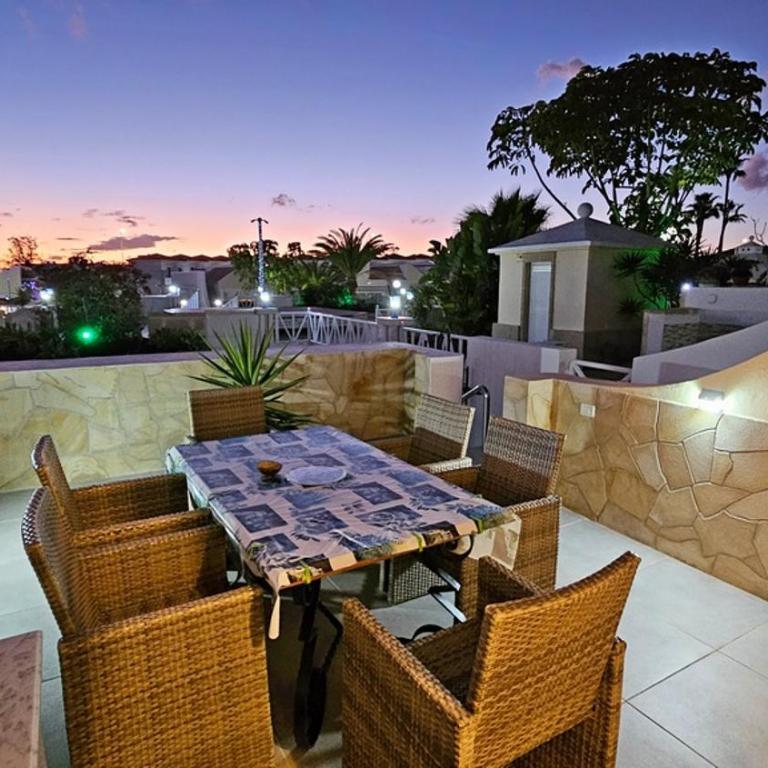 Atlantic Villa Erica - The Palms - 4 Pools & Garden - Golf del Sur - Apartamento Deluxe de 2 dormitorios - 13