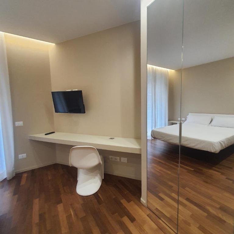 Home 15 Residence Hotel - Double Room with Private Bathroom - 1