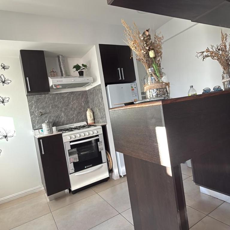 Departamento al frente, zona la perla con cochera - One-Bedroom Apartment - 8