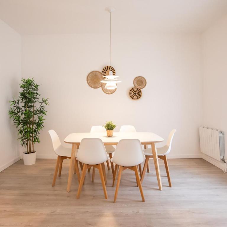 32IND1115 - Apartment in Barcelona - Two-Bedroom Apartment - 5