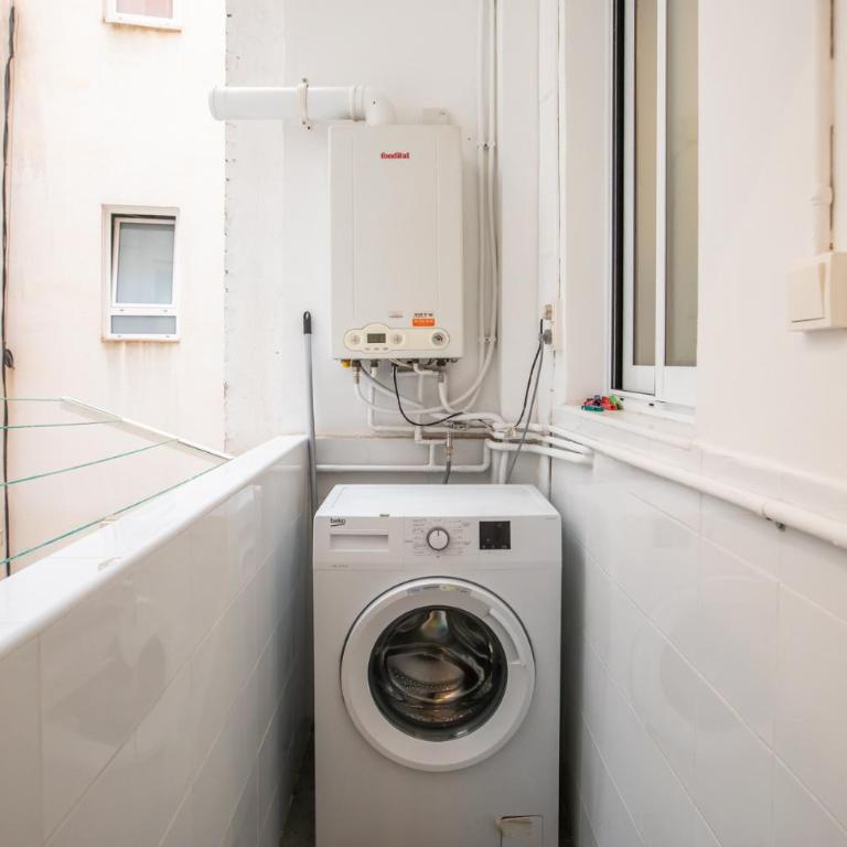 32IND1115 - Apartment in Barcelona - Two-Bedroom Apartment - 21