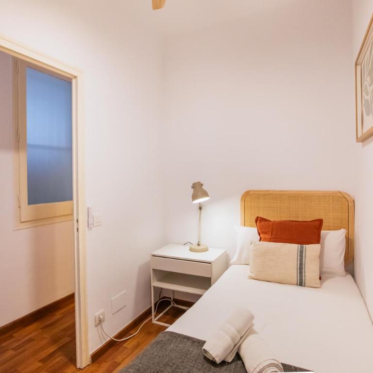 11IND1116 - Apartment near Sagrada familia - Three-Bedroom Apartment - 9