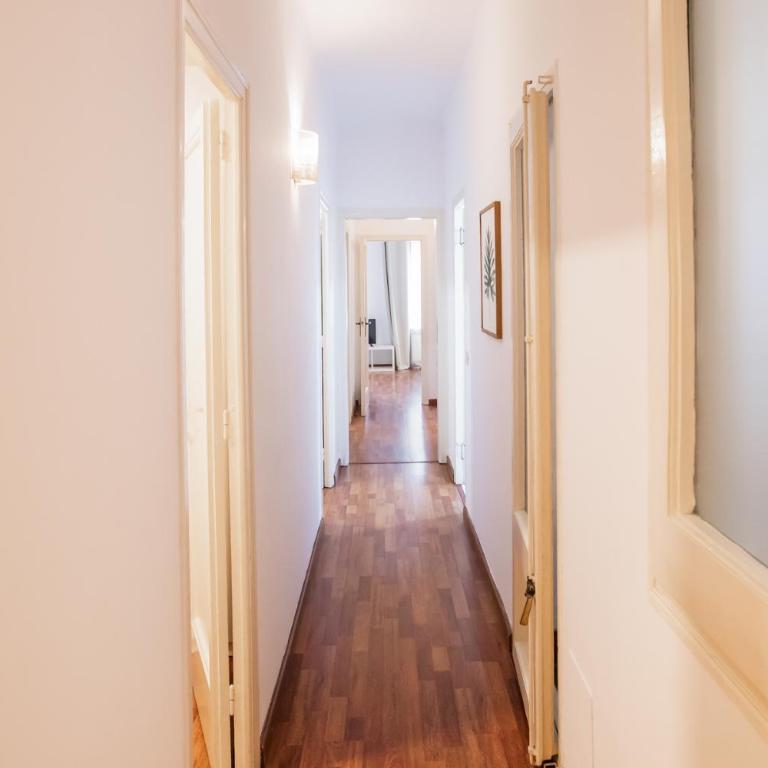 11IND1116 - Apartment near Sagrada familia - Three-Bedroom Apartment - 10