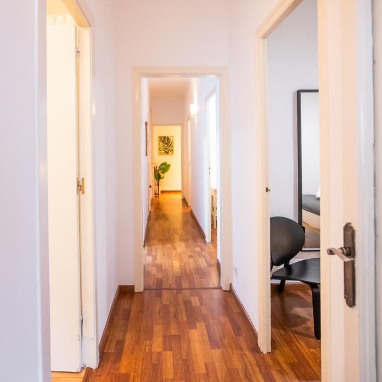 11IND1116 - Apartment near Sagrada familia - Three-Bedroom Apartment - 3