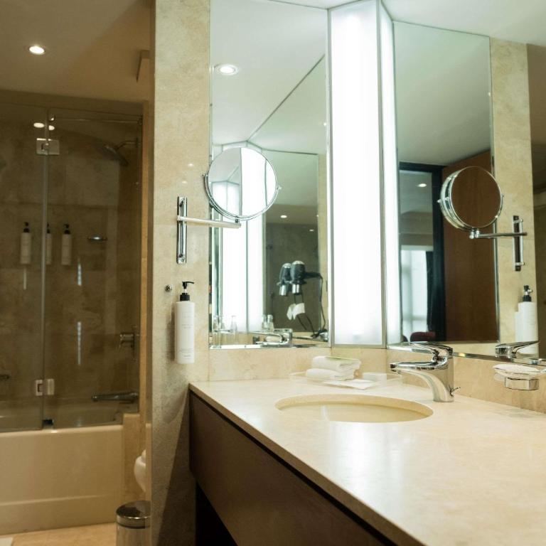 Swissotel Lima - Habitación Grand con vistas a la ciudad - Cama extragrande - 2