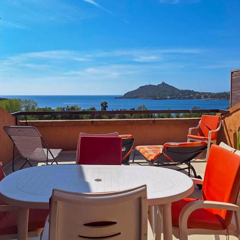 Appt 4 pers-vue mer-piscine et plages - Appartement - 5