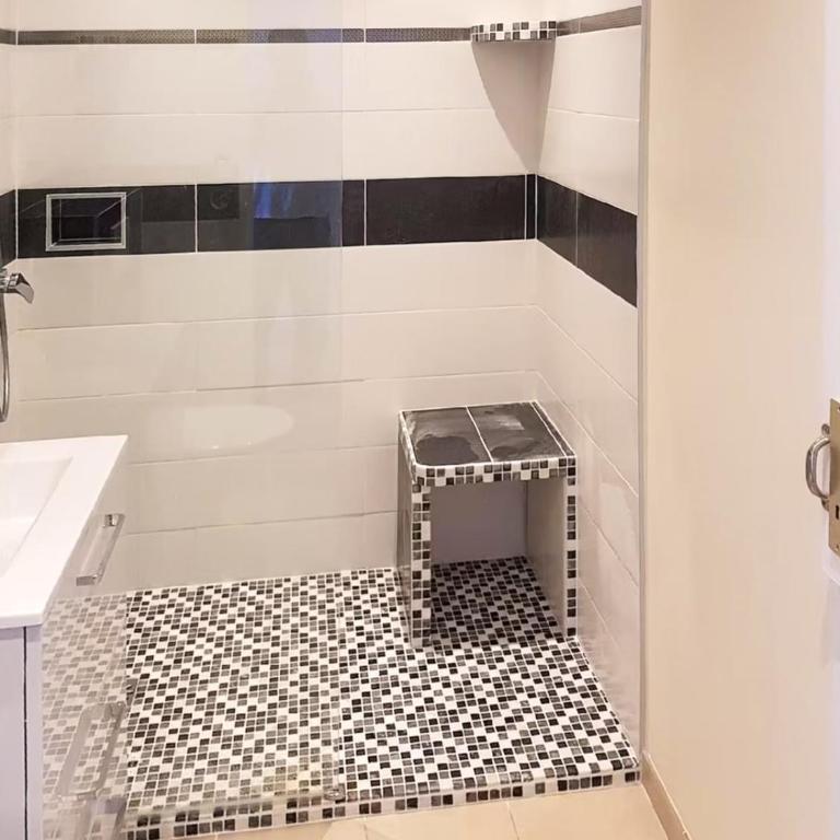 Appt 4 pers-vue mer-piscine et plages - Appartement - 11