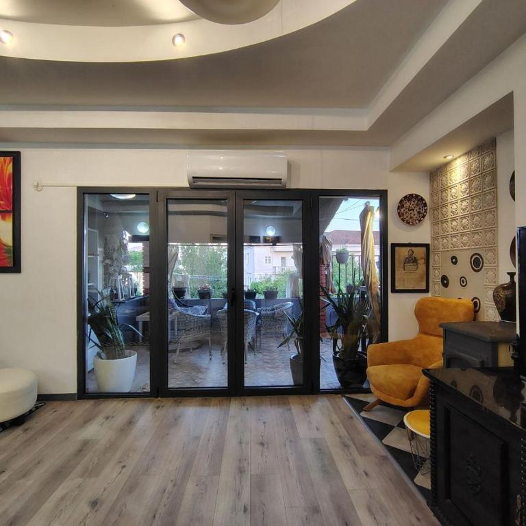 Katata Apartment Spacious House Floor with Terraces, 3 Bedrooms, Parking,Wi-Fi - Apartman sa 3 Spavaće Sobe - 4