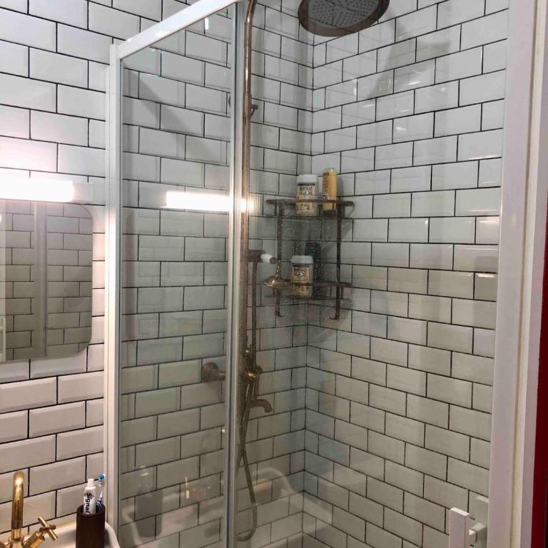 Appartement spacieux et lumineux - Apartamento de 1 dormitorio - 9
