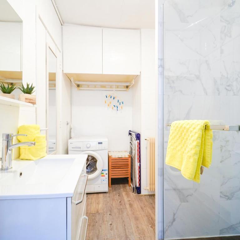 Spacious Family Apartment near Bastille & Marais - Two-Bedroom Apartment - 29