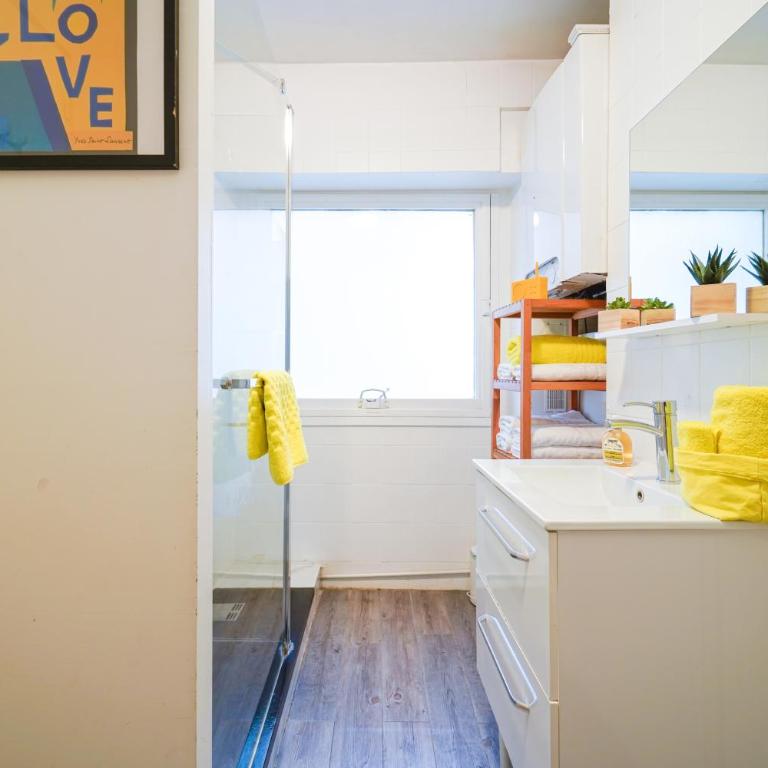 Spacious Family Apartment near Bastille & Marais - Two-Bedroom Apartment - 27