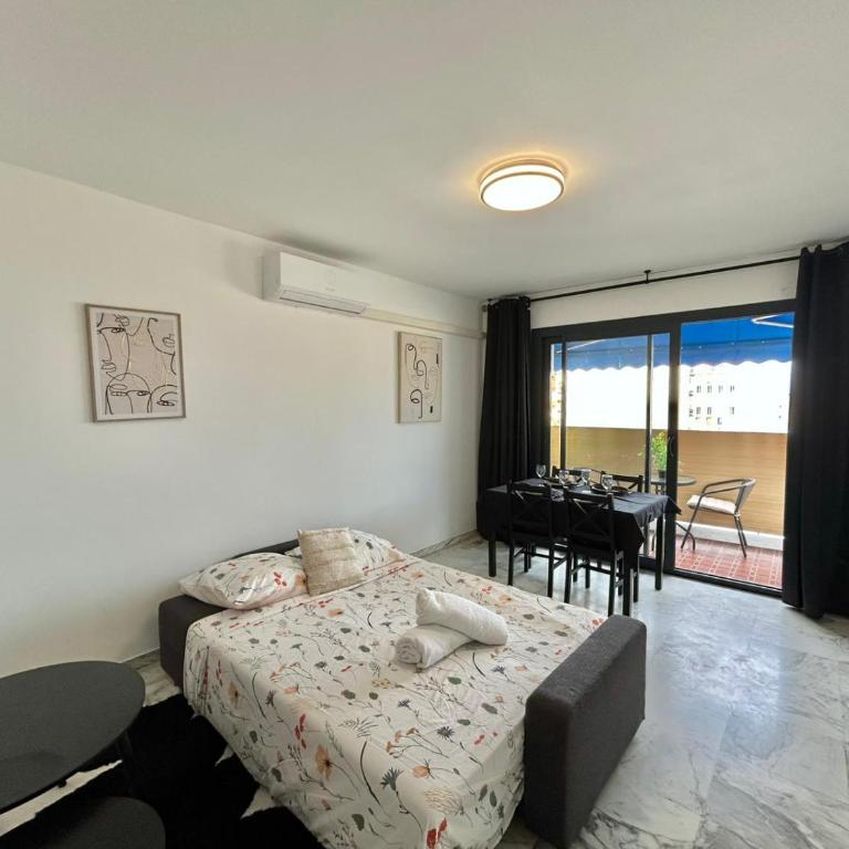 Chez Sonia - Appart T3 Neuf - Vue Mer, 20 min du Vieux-Port, Gare St Charles - Apartment mit 2 Schlafzimmern, einem Balkon und Meerblick - 25