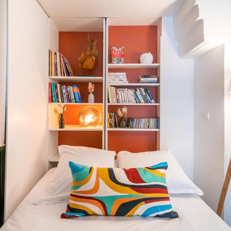 Spacious Family Apartment near Bastille & Marais - Two-Bedroom Apartment - 13