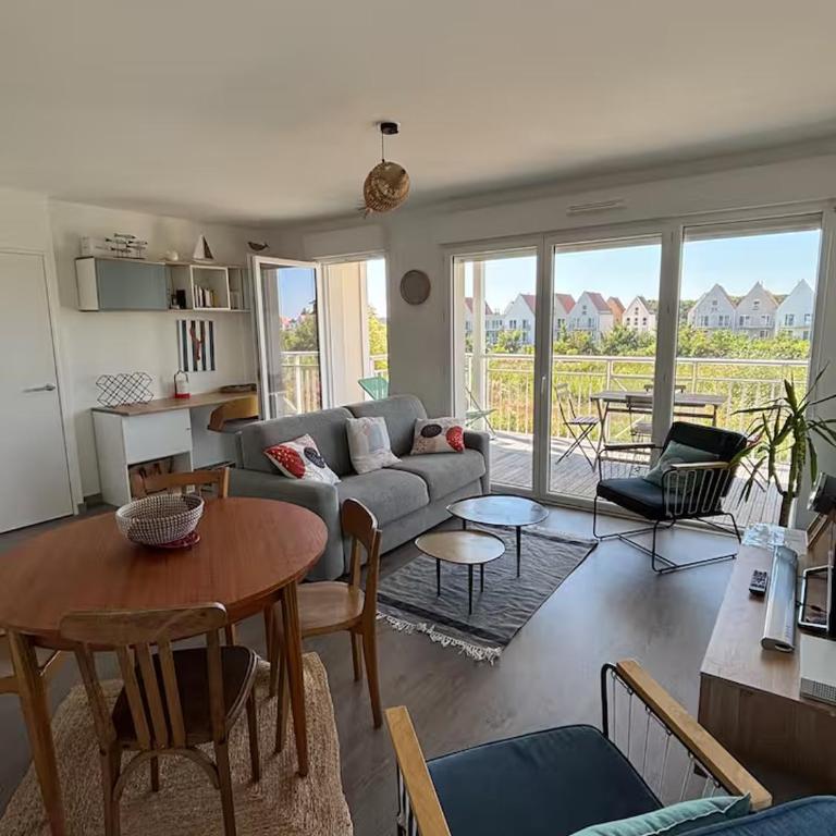 Les Cavaliers - One-Bedroom Apartment - 1
