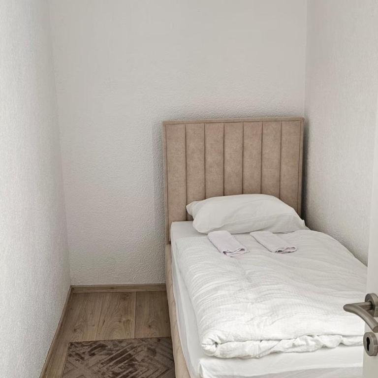 Apartments Durmic - Apartment with Balcony - 2