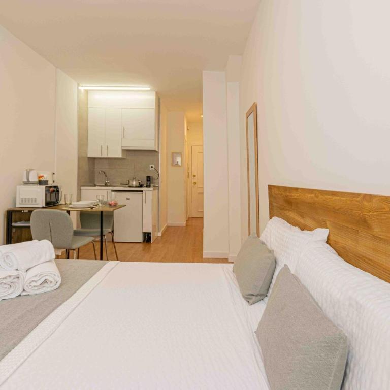 Classy XV - Ferga Suites - Deluxe King Studio - 8