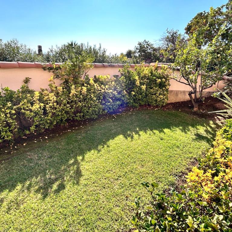 Hôtel La Pinède - Appartement 1 Chambre Confort avec Terrasse - Vue sur Jardin - 17