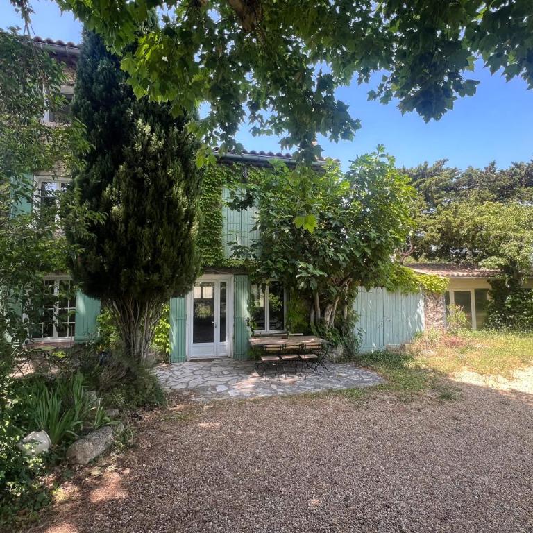 Stone house in Isle-sur-la-Sorgue - Vacation Home - 1