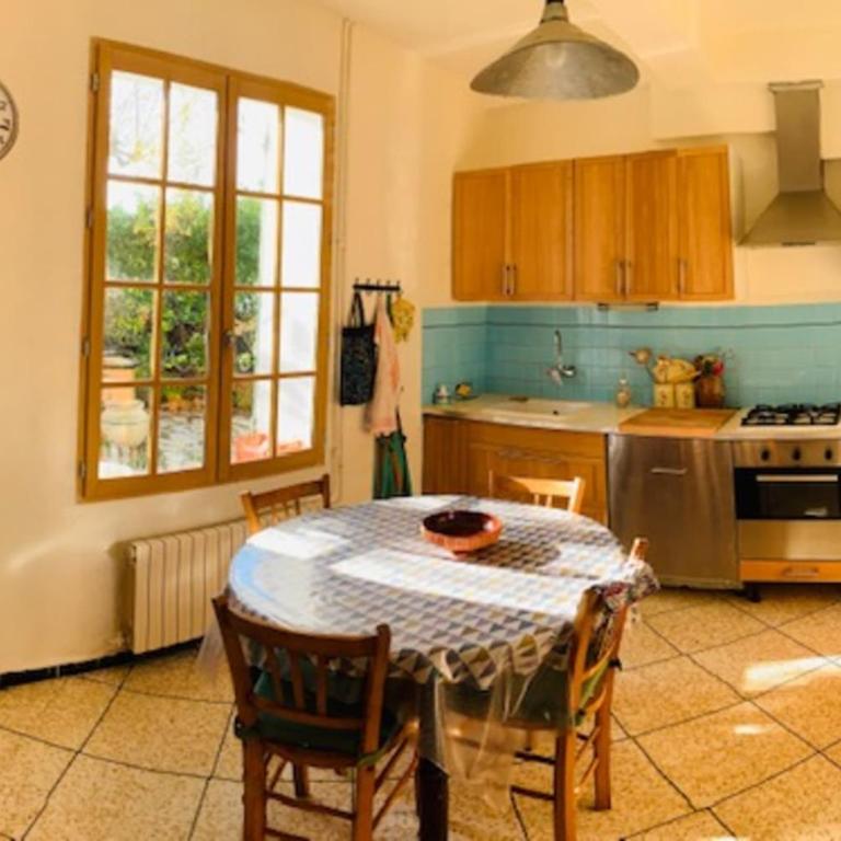 Stone house in Isle-sur-la-Sorgue - Vacation Home - 4