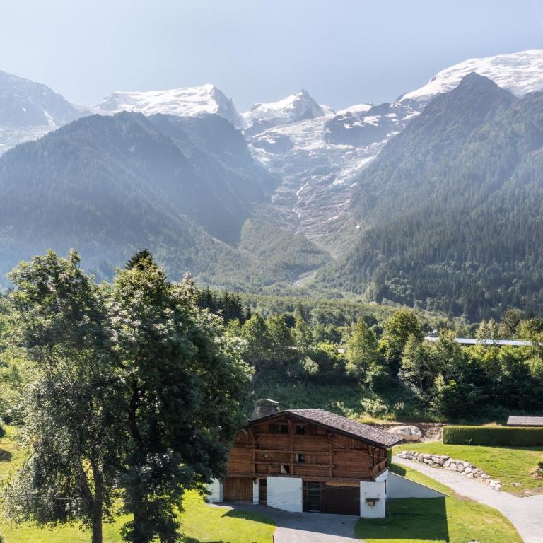 Chalet Altura- 5 Bedrooms - Jacuzzi and Sauna - By Cozee Rentals - Chalet - 1