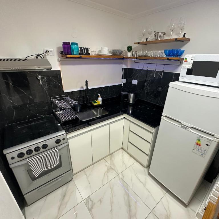 COMPLEJO JONAS SALK - departamento de 1 dormitorio amoblado - One-Bedroom Apartment - 16