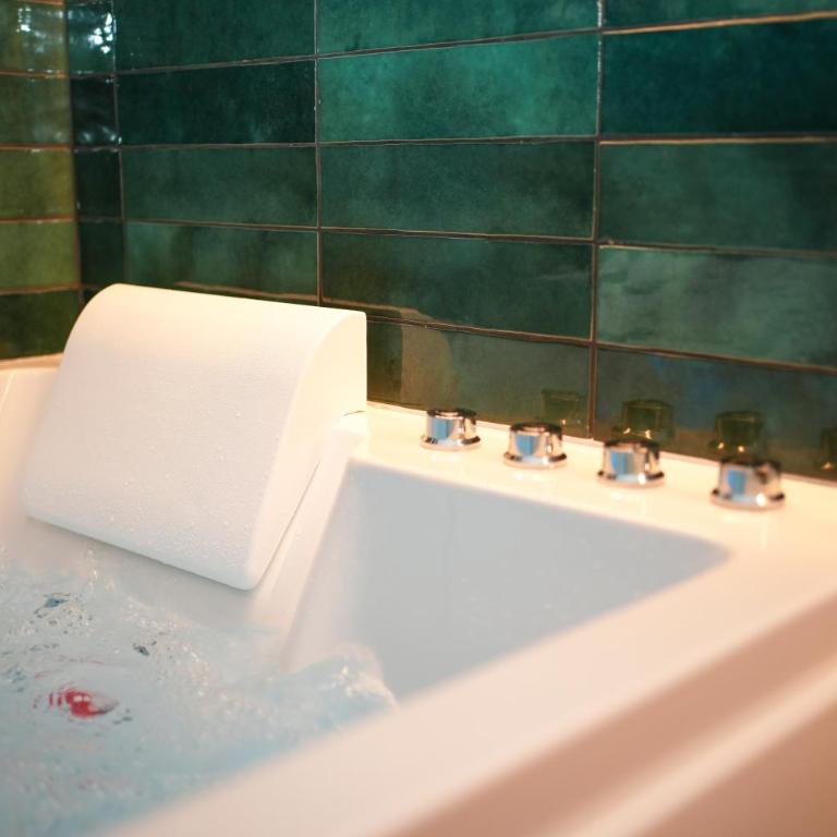 Suite romantique avec Spa - Appartement 1 Chambre - 16