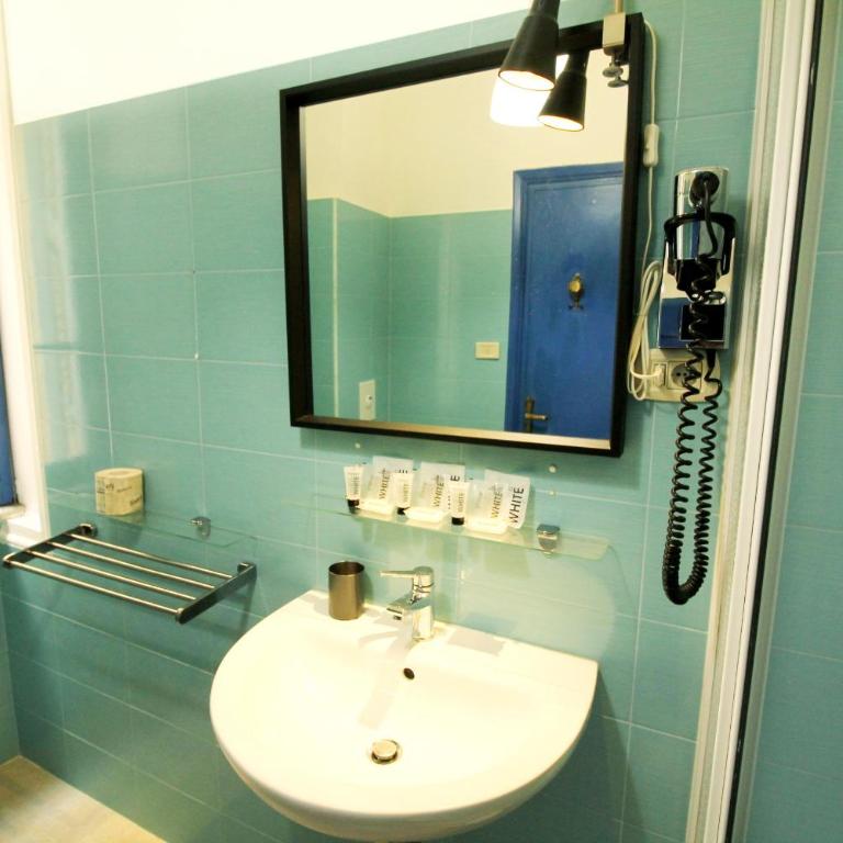 Walk to the Colosseum from your Family Apt - Appartamento con 3 Camere da Letto - 10