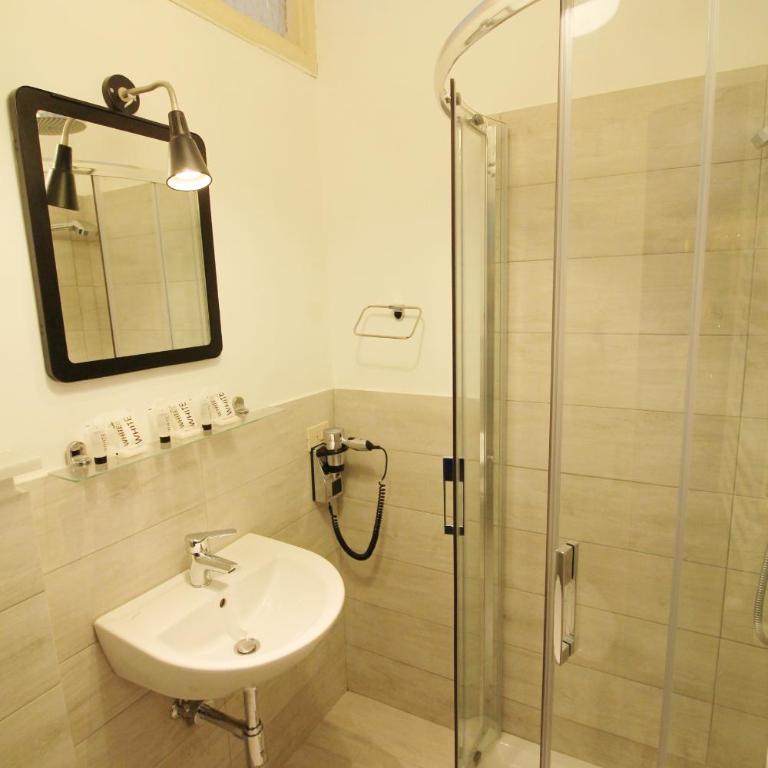 Walk to the Colosseum from your Family Apt - Appartamento con 3 Camere da Letto - 19