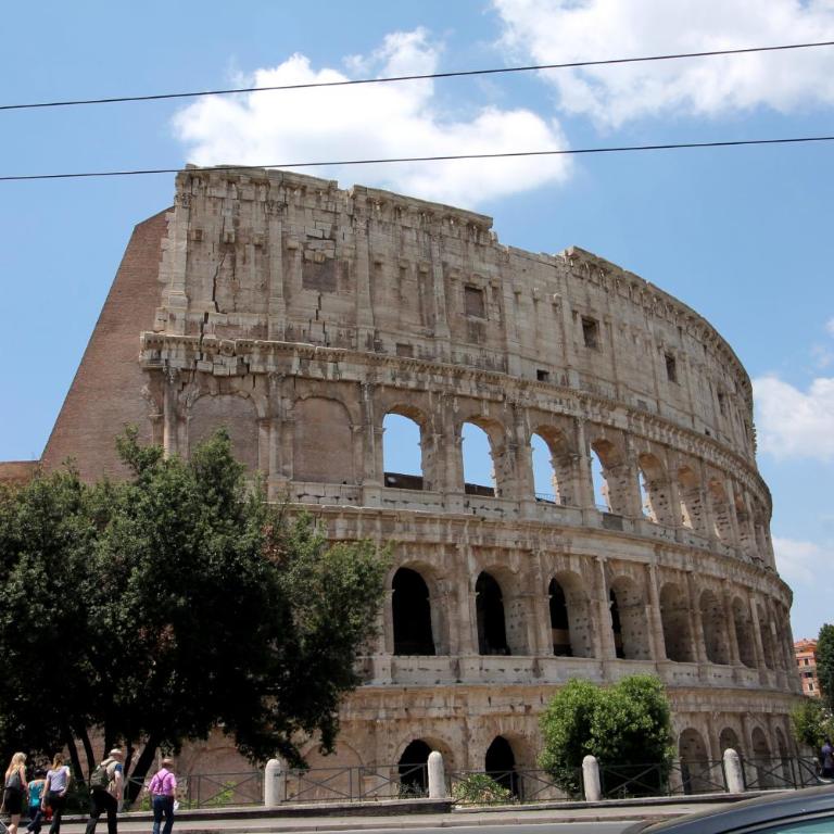 Walk to the Colosseum from your Family Apt - Appartamento con 3 Camere da Letto - 24