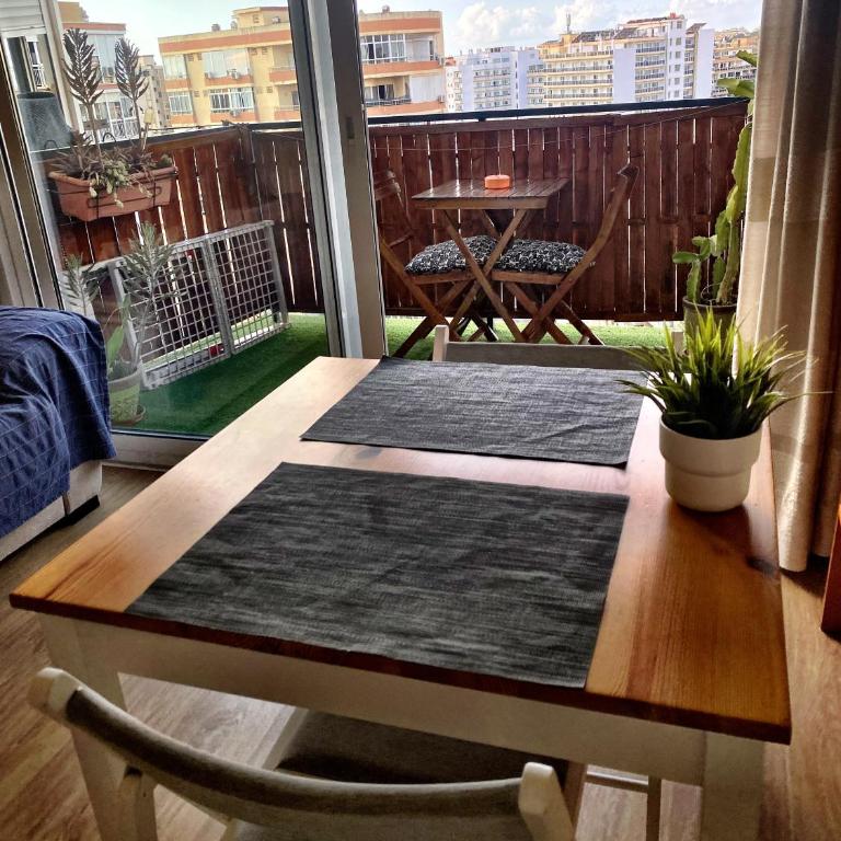 City Central Upper Floor Sunny Terrace - Apartamento Estudio - 28