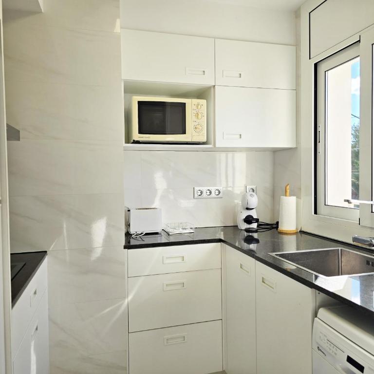 Holiday Home Refugi sea view and 1 min from beach - Villa frente a la playa - 11