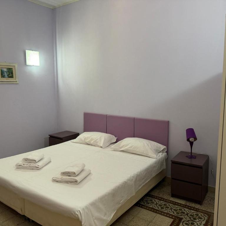 Room 091 - 4-Bed Mixed Dormitory Room - 11