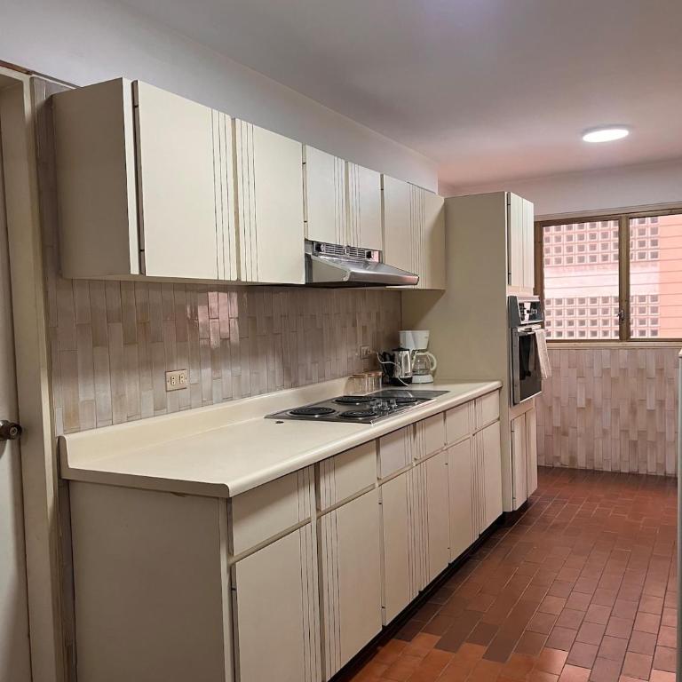 Amplio y Cómodo Apartamento La Florida - Three-Bedroom Apartment - 6