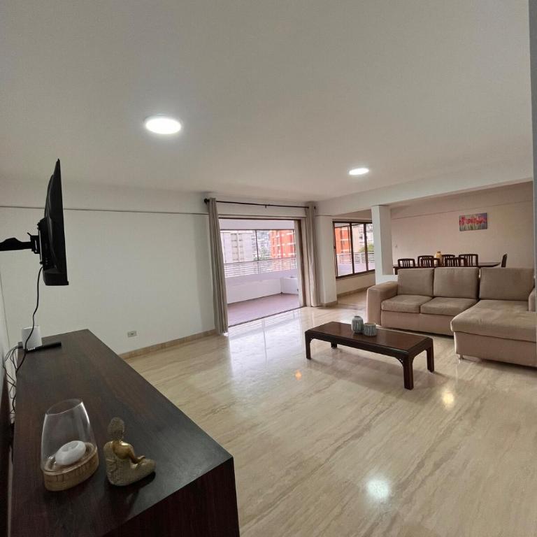 Amplio y Cómodo Apartamento La Florida - Three-Bedroom Apartment - 18