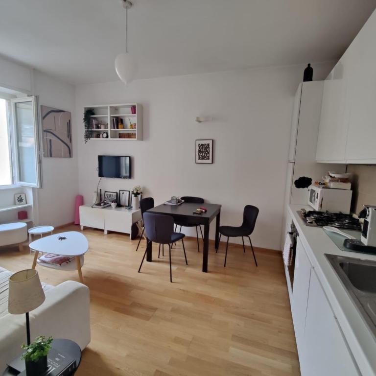 Casa MaClo 55sqm Cozy 2 Bdr Central station Area - Appartamento con 1 Camera da Letto - 1
