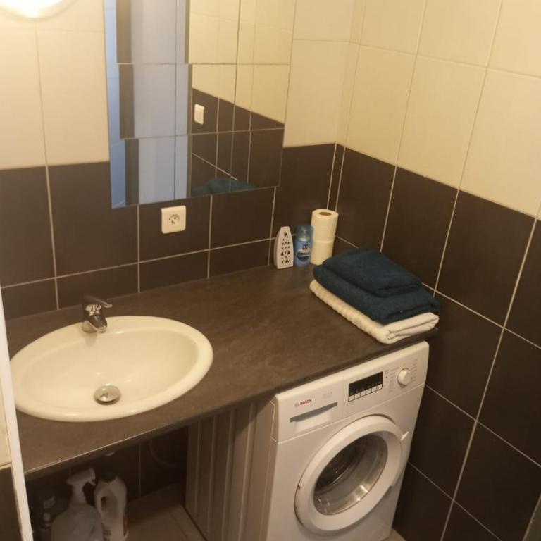 charmant T2 la soie avec place de parking - One-Bedroom Apartment - 8