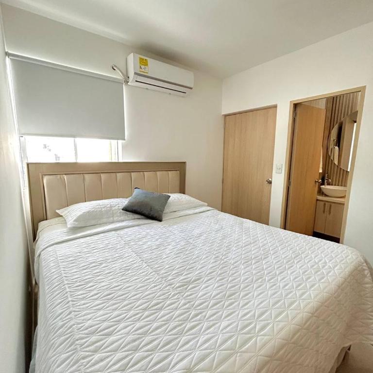 Lujo y confort cerca del mar 3 hab con piscina - Three-Bedroom Apartment - 4